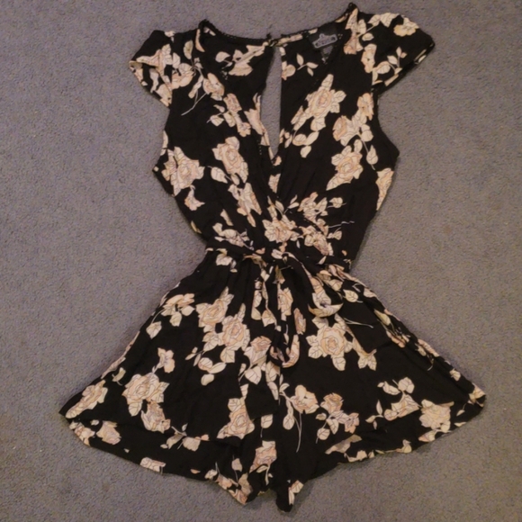 Floral Romper - Picture 1 of 1